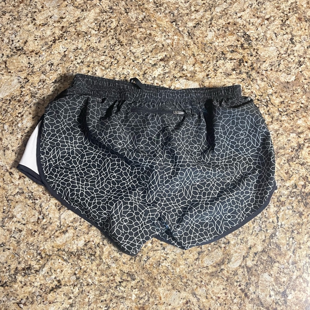 Women’s Nike Dri-Fit shorts - Picture 2 of 3
